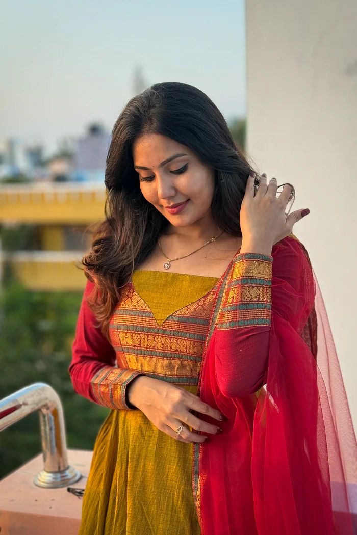 Anjali♥️🧡